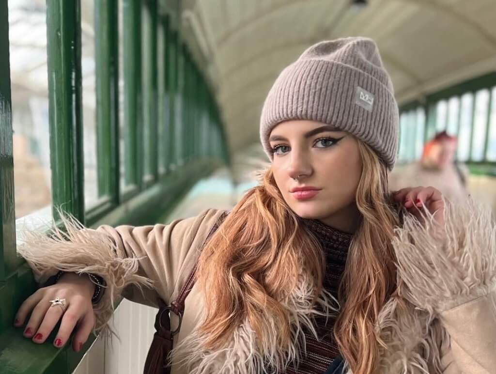 Hat trend discount